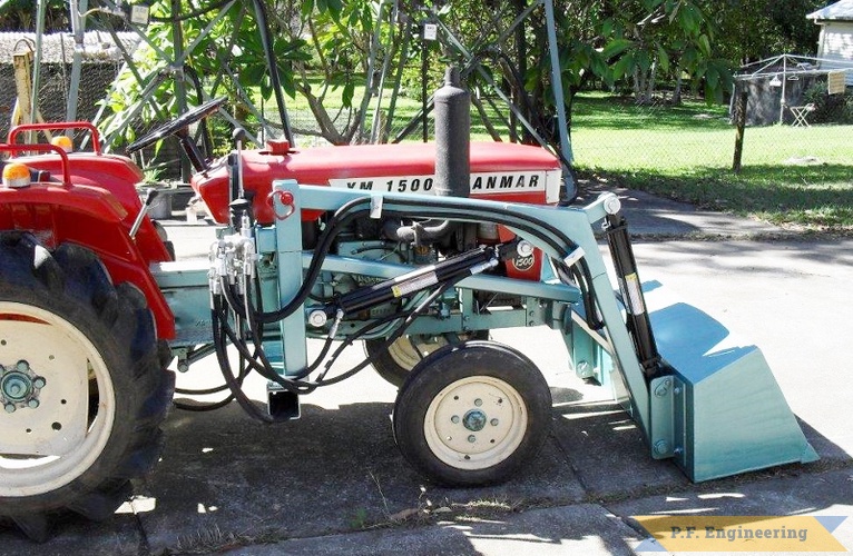 Mike W., Whiteside, Queensland Australia Yanmar 1500 loader | yanmar 1500 compact tractor loader right side