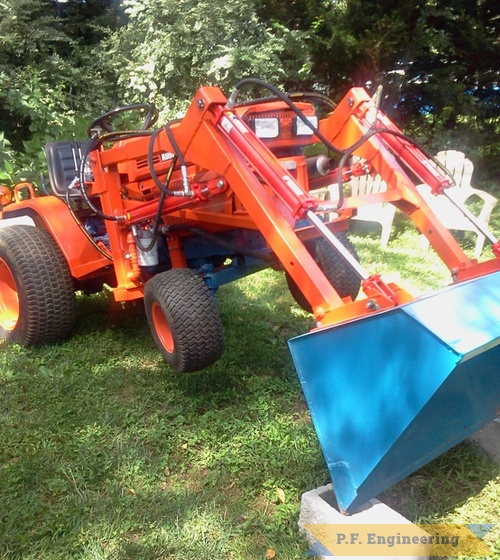 Richard H., Chapel Hill, TN Kubota B5200 loader | Kubota B5200 compact tractor loader lift front end