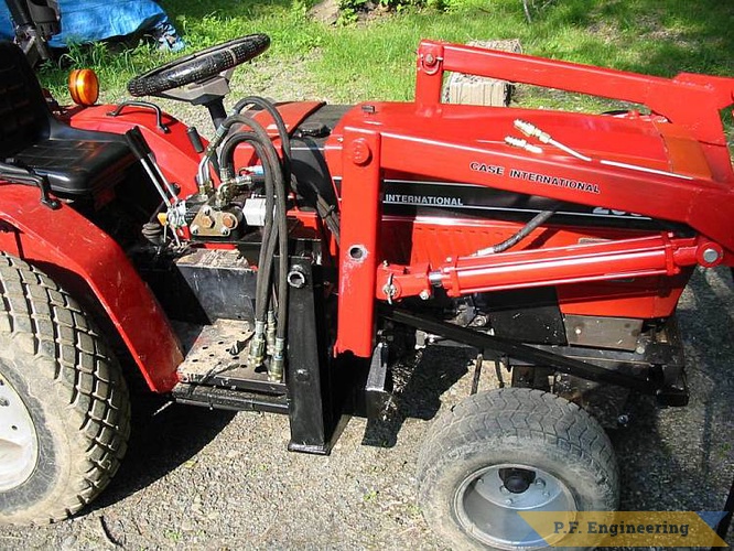 nice work on the quick disconnect loader! | Case International 235 compact tractor loader_2