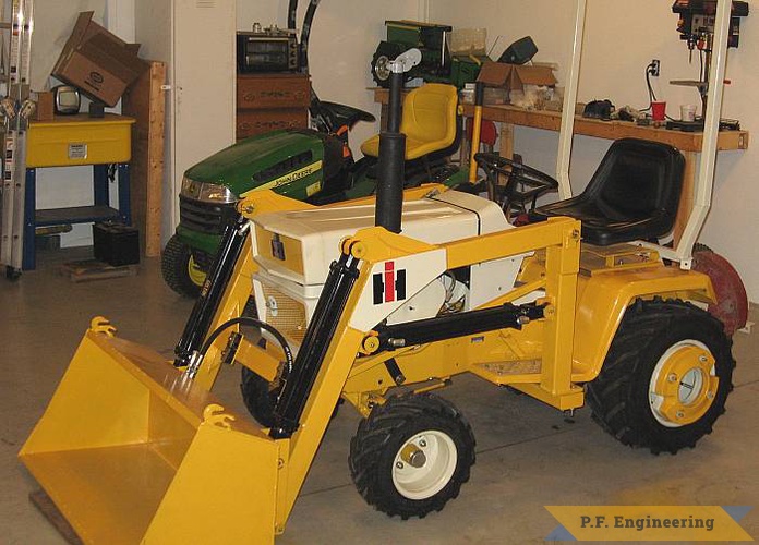Ryan S. from Martinsburg, WV built this loader for his wide frame Cub Cadet 1450 garden tractor | Cub Cadet 1450 garden tractor loader_1