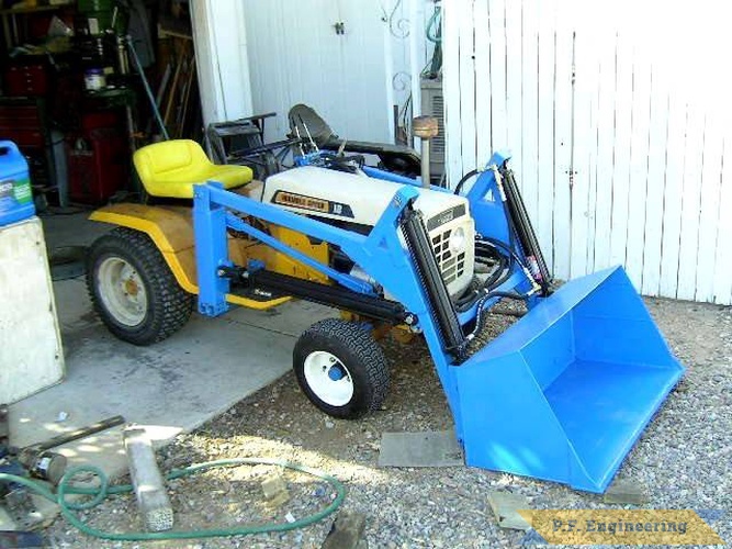 David T. in Tucson, AZ built this loader for his Gilson garden tractor | Gilson garden tractor front end loader_1