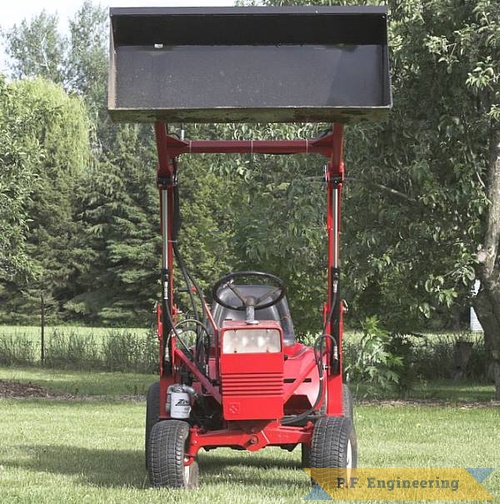 nice work on the Gravely loader Lloyd! | Gravely 8199-KT PRO garden tractor loader_3