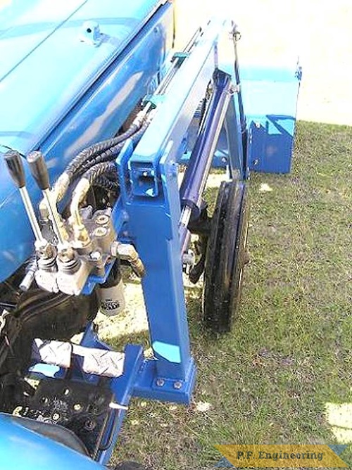 great work on the front end loader for your Iseki TS1610 John! | Iseki TS1610 compact tractor loader_3