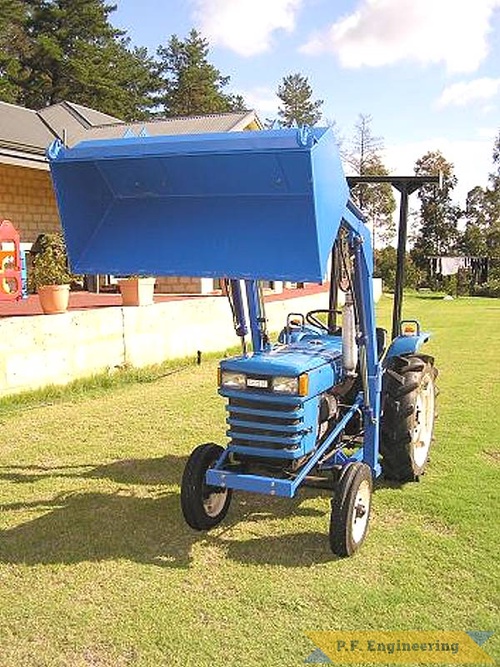 great work on the front end loader for your Iseki TS1610 John! | Iseki TS1610 compact tractor loader_4