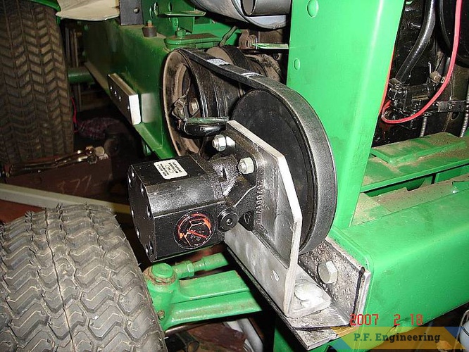 side mounted belt driven hydraulic pump | John Deere 112 Garden Tractor Loader_2