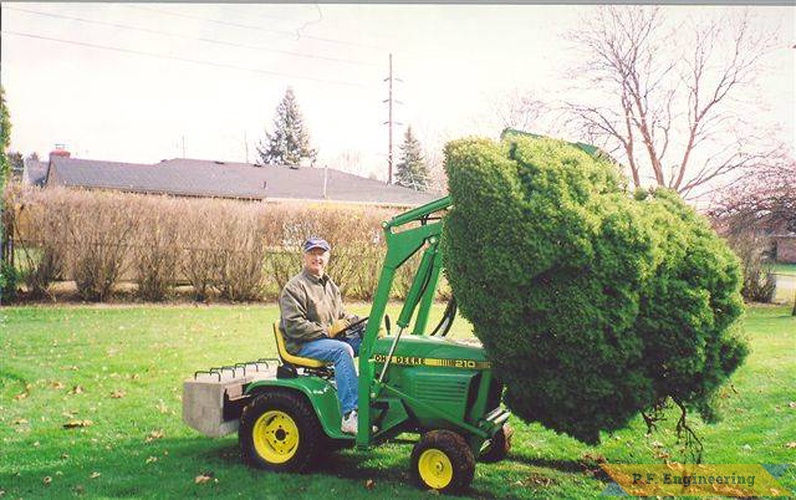 Gary S. from Kokomo, IN built this loader for his John Deere 210 garden tractor loader | John Deere 210 garden tractor loader_2