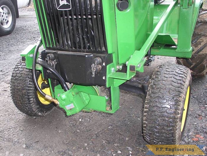 Richard is using an external belt driven pump to power the loader. great work Richard! | John Deere 317 garden tractor loader_2