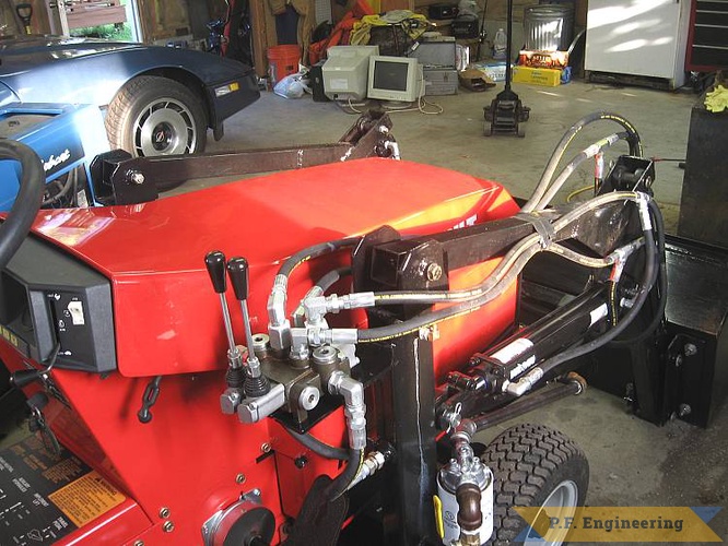 Richard, i like that you can use the mower deck simultaneously, nice work! | Troy-Bilt GTX 20 garden tractor loader_2