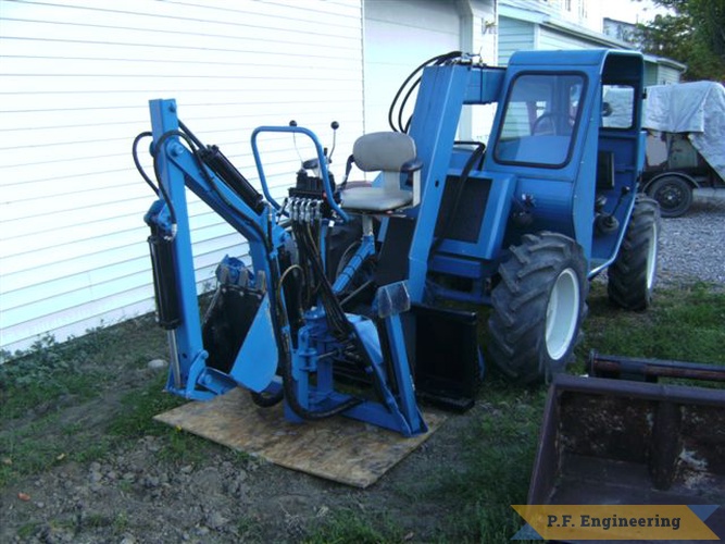 Kevin C. in Shepherd, MT chose an unusual mount for his micro hoe, a small LULL forklift with plate mount for the backhoe | LULL forklift with plate mount micro hoe_1