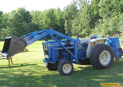Ford 1300 compact tractor loader_2