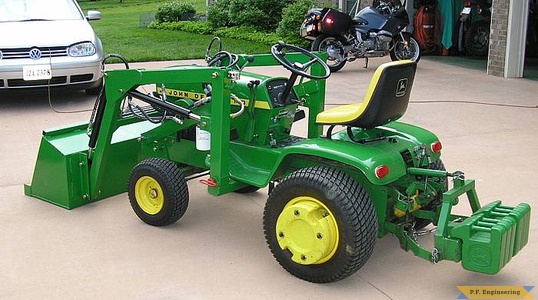 John Deere 140H3 garden tractor loader_4